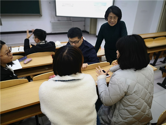 薪火传承,助力青年教师成长——0638太阳集团官网“项目式学习(Project-based Learning)在课堂教学中的运用”的专题讲座