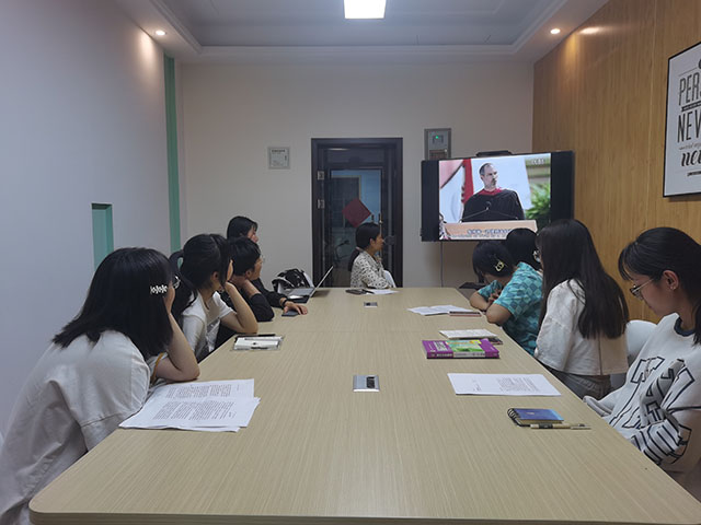 【大咖阅读·导师篇】以书会友——走进传奇人物史蒂夫·乔布斯
