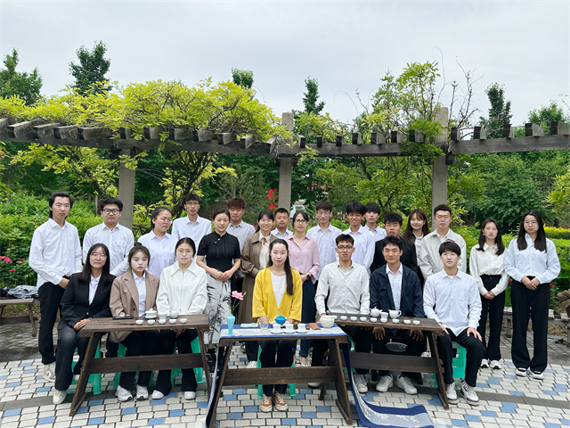【完满演绎·课堂篇】新火试新茶,诗酒趁年华——礼仪课邀您品味右岸茶会