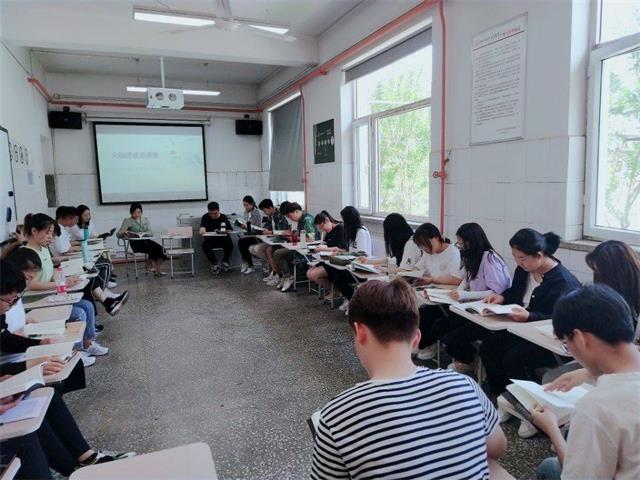 【大咖阅读·教研篇】《腾讯传》与媒体符号的意义 ——人文与艺术教研室大咖进课堂专题活动