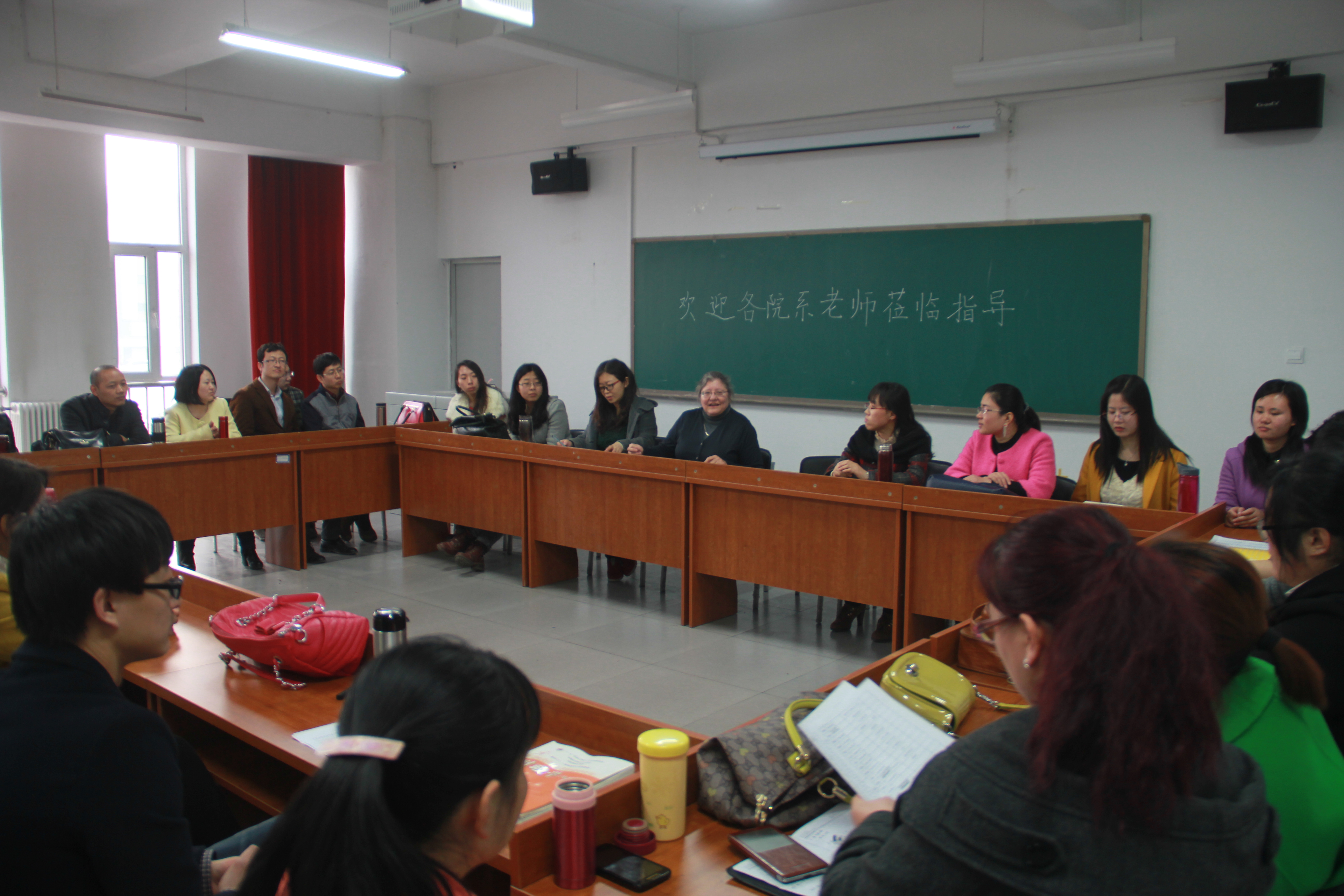 【最新动态】0638太阳集团官网召开新学期选聘教师教学会议