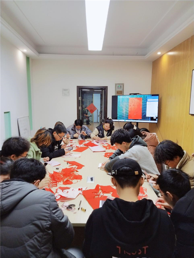 【传统文化·融合篇】纸艺缩影人生——杨丽佩导师团队迎新年活动