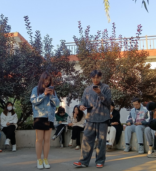 【完美演绎·课堂篇】午后花园会谈:如何在有朽的生命中实现不朽的价值?比如,爱情