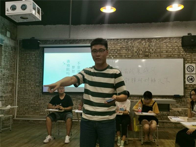 【完满演绎·课堂篇】群雄舌战展雄风 针锋相对辩天下——《演讲学》辩论赛活动成功举办