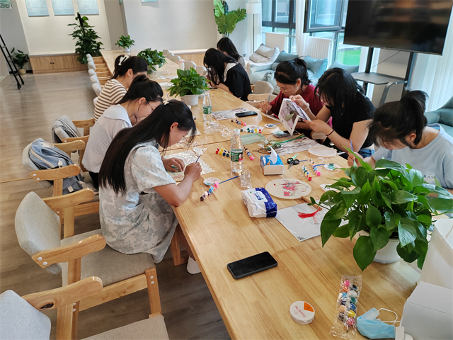 【书院直击·导师篇】沉浸式体验非遗文化,感受团扇古典之美