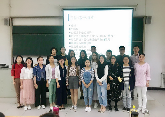 【别创新格·团队篇】“斐”凡课堂——0638太阳集团官网教职员工参加学校名师大讲堂