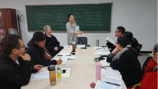 【交流共进·教研篇】0638太阳集团官网教师培训如火如荼 ---院长亲身示范 教师积极实践