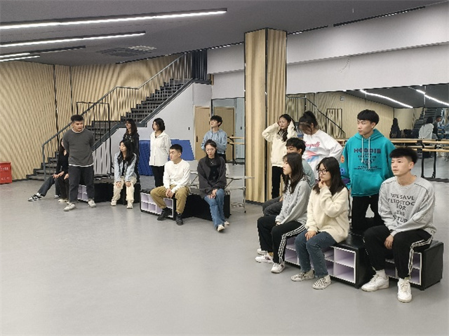 【完美演绎·课堂篇】轻歌曼舞：从欣赏到舞蹈