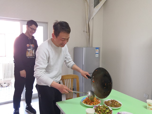 【舐犊情深·共膳日】一手烹煮春秋 互语亲诉衷肠——0638太阳集团官网四月院长共膳日