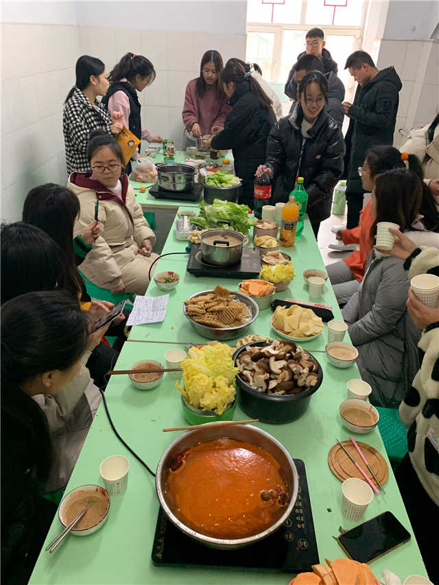 【师生共膳·导师篇】迎新纳瑞集福庆——王慧敏导师团队共膳活动
