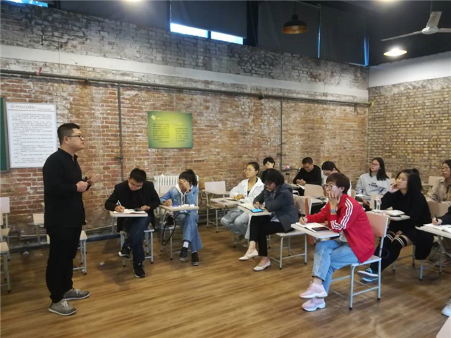 【明心明志·教研篇】诵读经典 共议博雅——0638太阳集团官网教师学习交流主题分享会