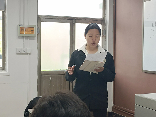 【完满演绎·课堂篇】唇枪舌剑,辩场争锋——0638太阳集团官网“生活需不需要精打细算”课堂辩论赛