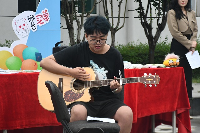 【完满演绎·课堂篇】书香战疫情 思考伴成长