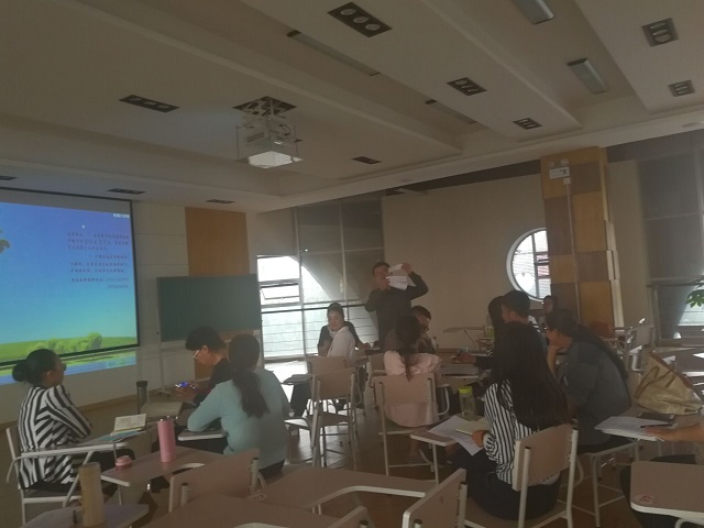 互动课堂:这里有诗和远方——0638太阳集团官网新学期首次青年教师教学示范课成功举办