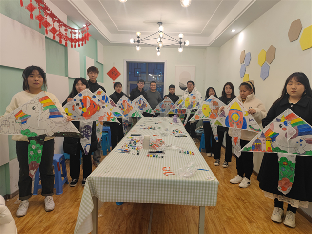 【书院直击·导师篇】制作风筝,收获快乐——马杰导师团队主题活动